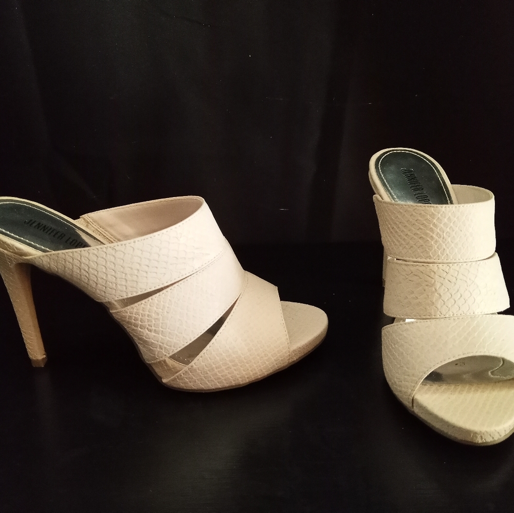 Strappy heel